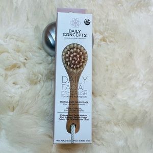 DAILY FACIAL DRY BRUSH